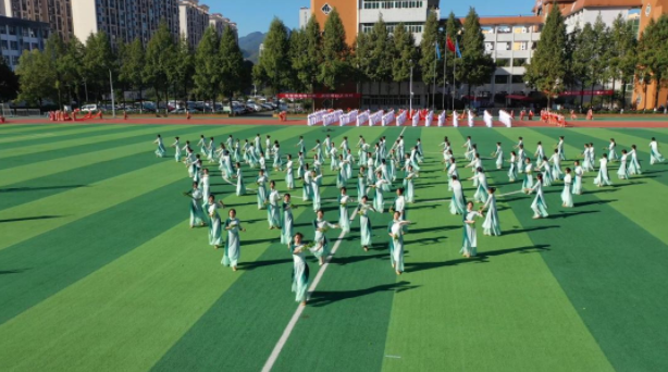 孩子和同学争论问题有时甚至吵起来这是学术上的讨论不是吵架 孩子和同学争论问题有时甚至吵起来这是学术上的讨论不是吵架