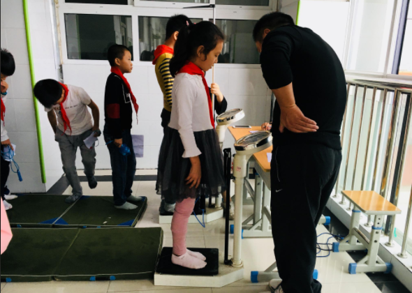 完善全环境立德树人机制实在抓好学生体质健康和心理健康